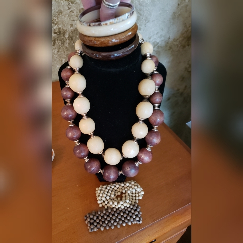 Boho Artisan Wooden Jewelry Set 2Necklaces 2 Bracelets Ivory Browns +4 Gifts New - Picture 5 of 10